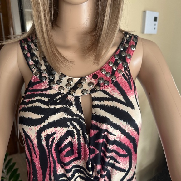 Brand New Body Fit Dress. - Picture 3 of 9